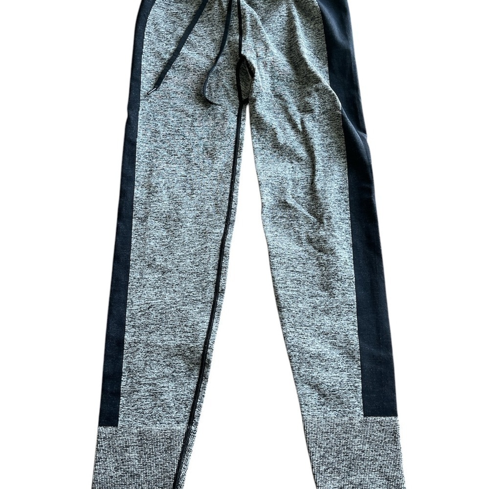 PINK Victoria's Secret Gray and Black Leggings Size Medium Elastic Waist Tie